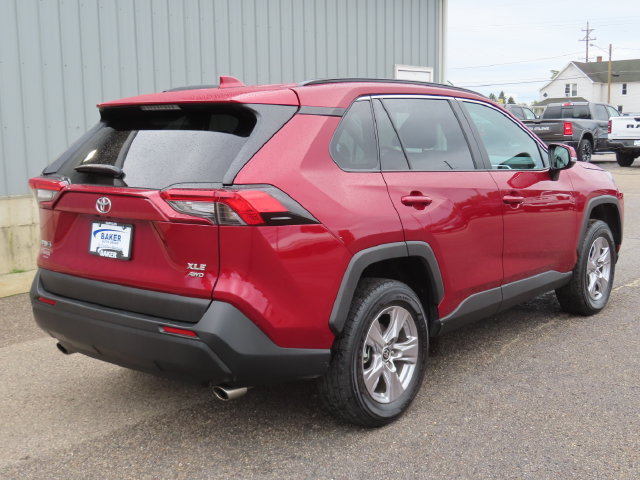 Used 2022 Toyota RAV4 XLE w/ Convenience Package AWD/4WD image 4