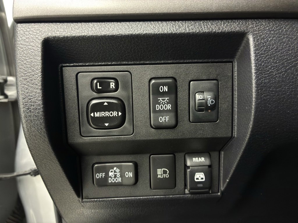 Used 2018 Toyota Tundra SR5 image 22