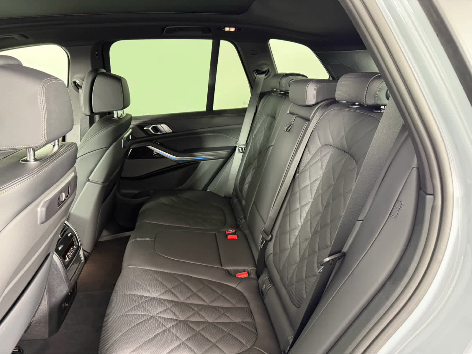 New 2026 BMW X5 xDrive50e w/ M Sport Package AWD/4WD image 13