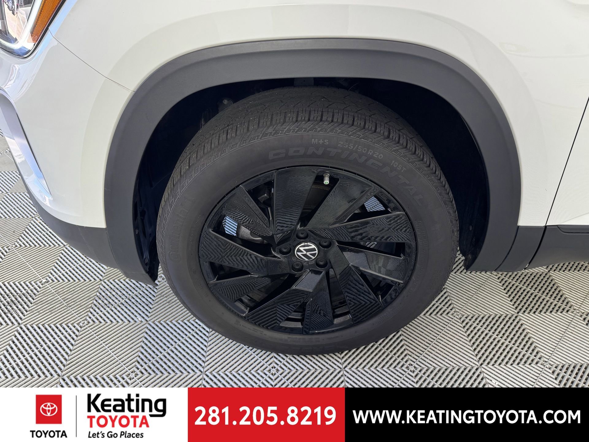 Used 2025 Volkswagen Atlas SE image 30