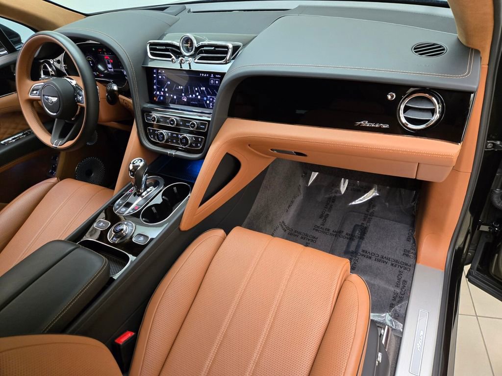 Used 2024 Bentley Bentayga image 4