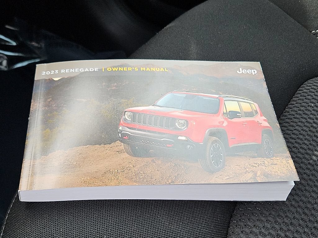 Used 2023 Jeep Renegade Altitude w/ Sun/Sound Group AWD/4WD image 28