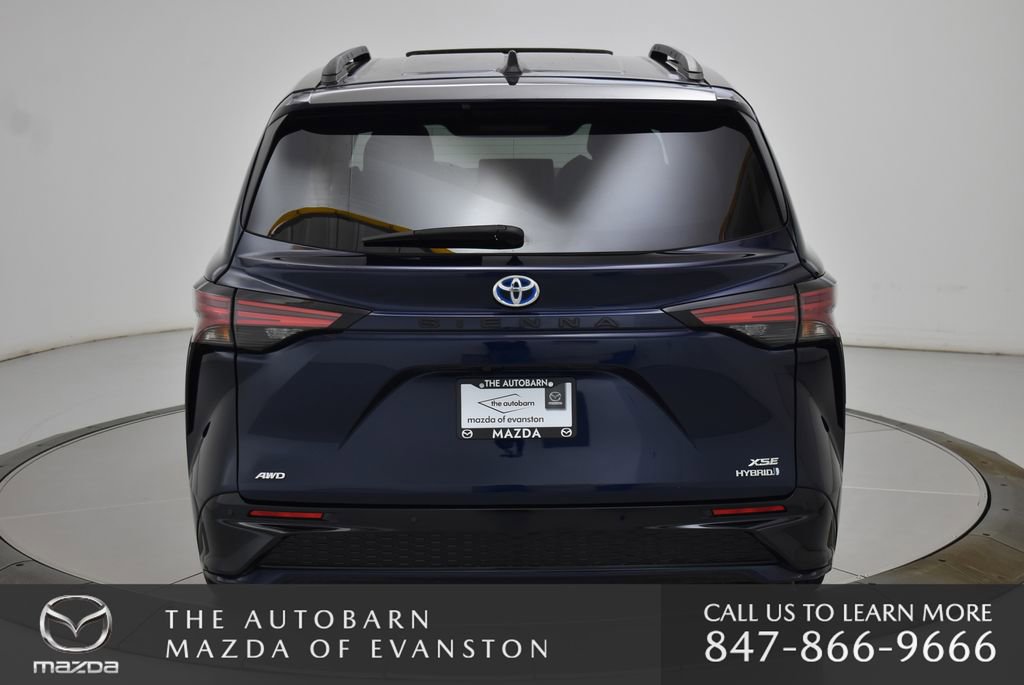 Used 2024 Toyota Sienna XSE AWD/4WD image 18