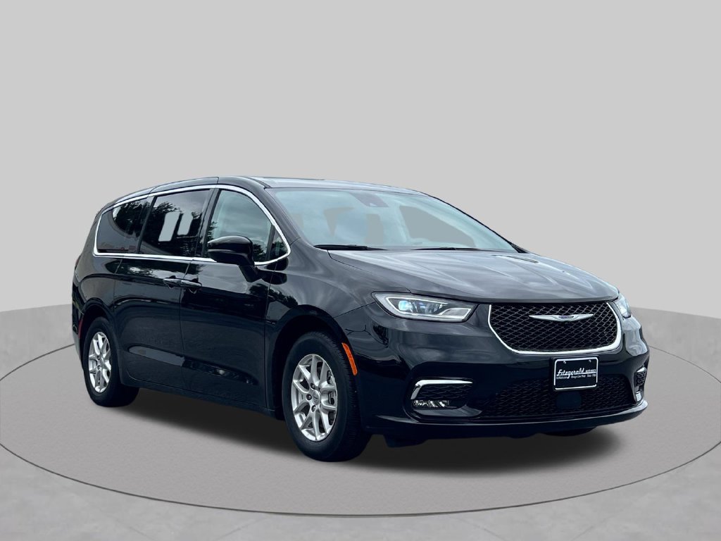 Used 2024 Chrysler Pacifica Touring-L