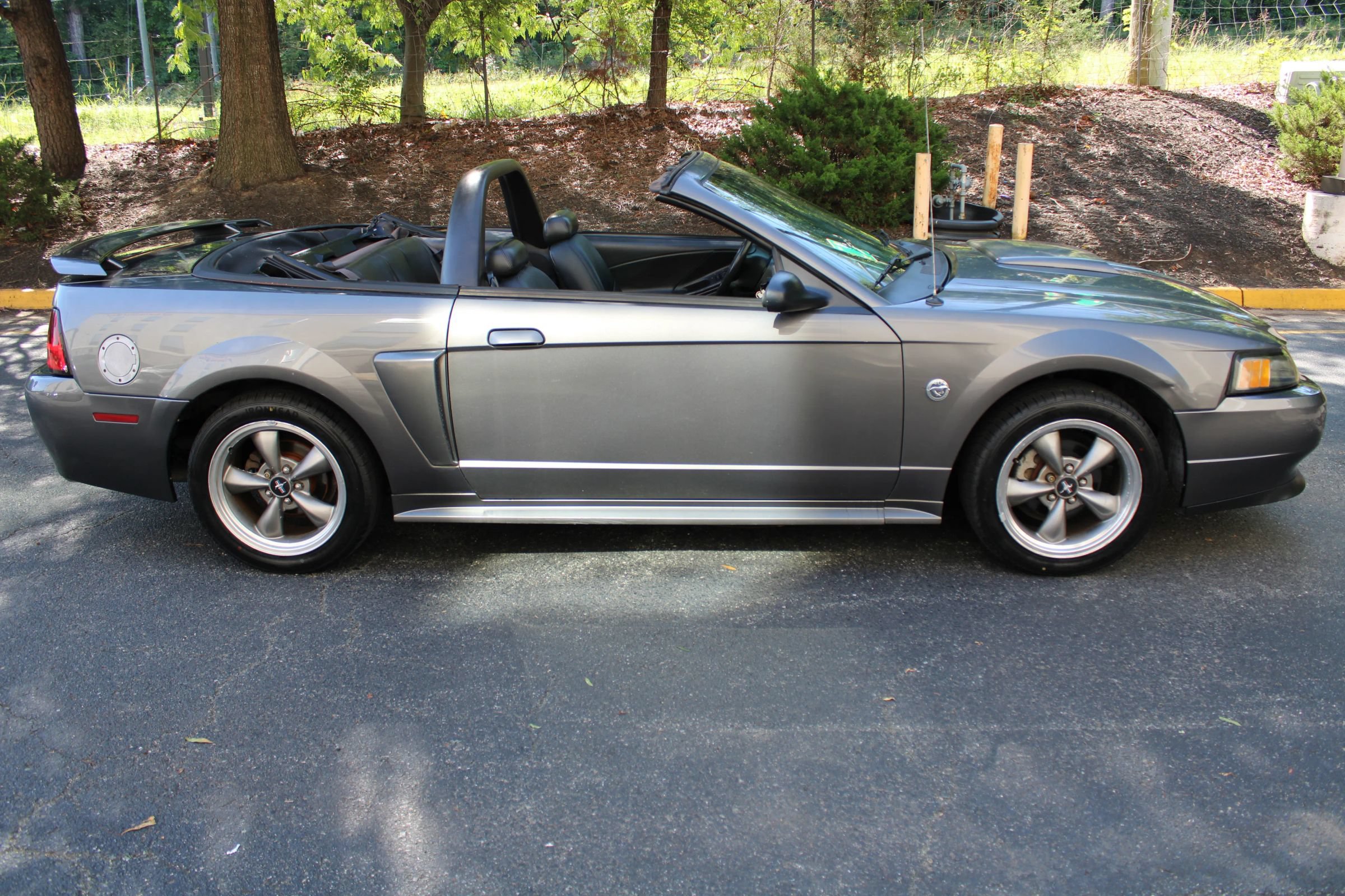 Used 2004 Ford Mustang GT RWD image 25