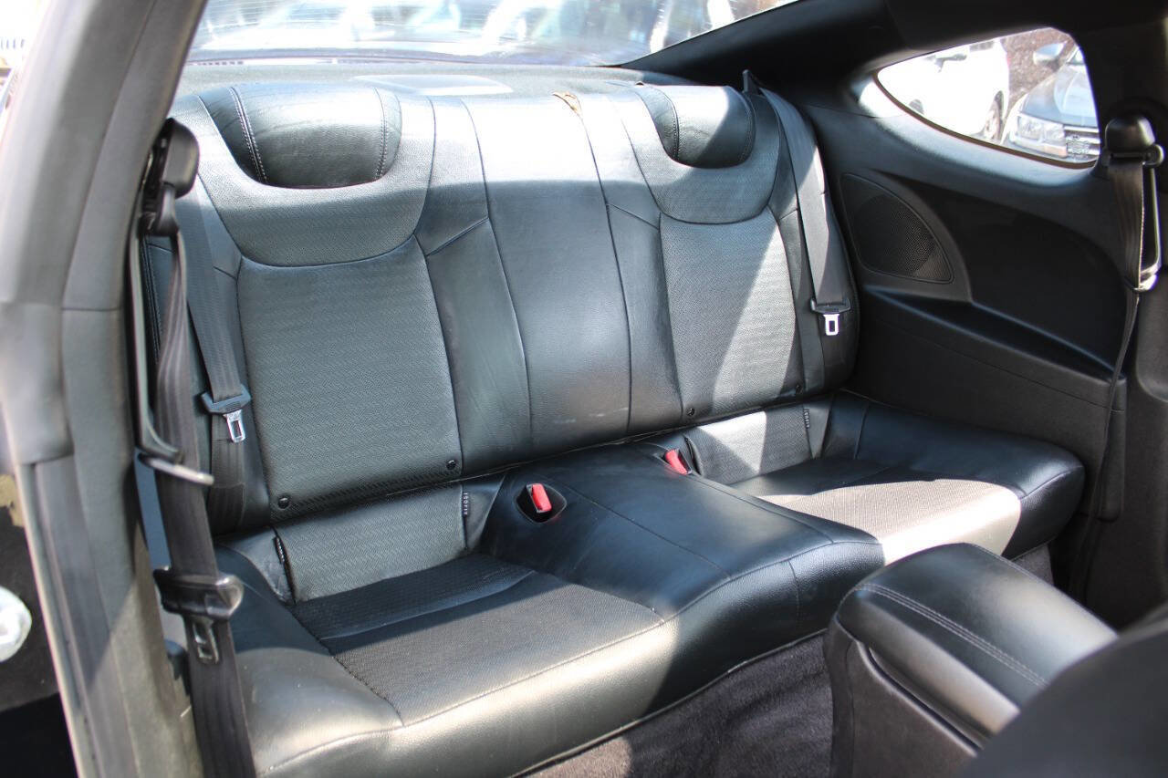 Used 2013 Hyundai Genesis 3.8 image 27