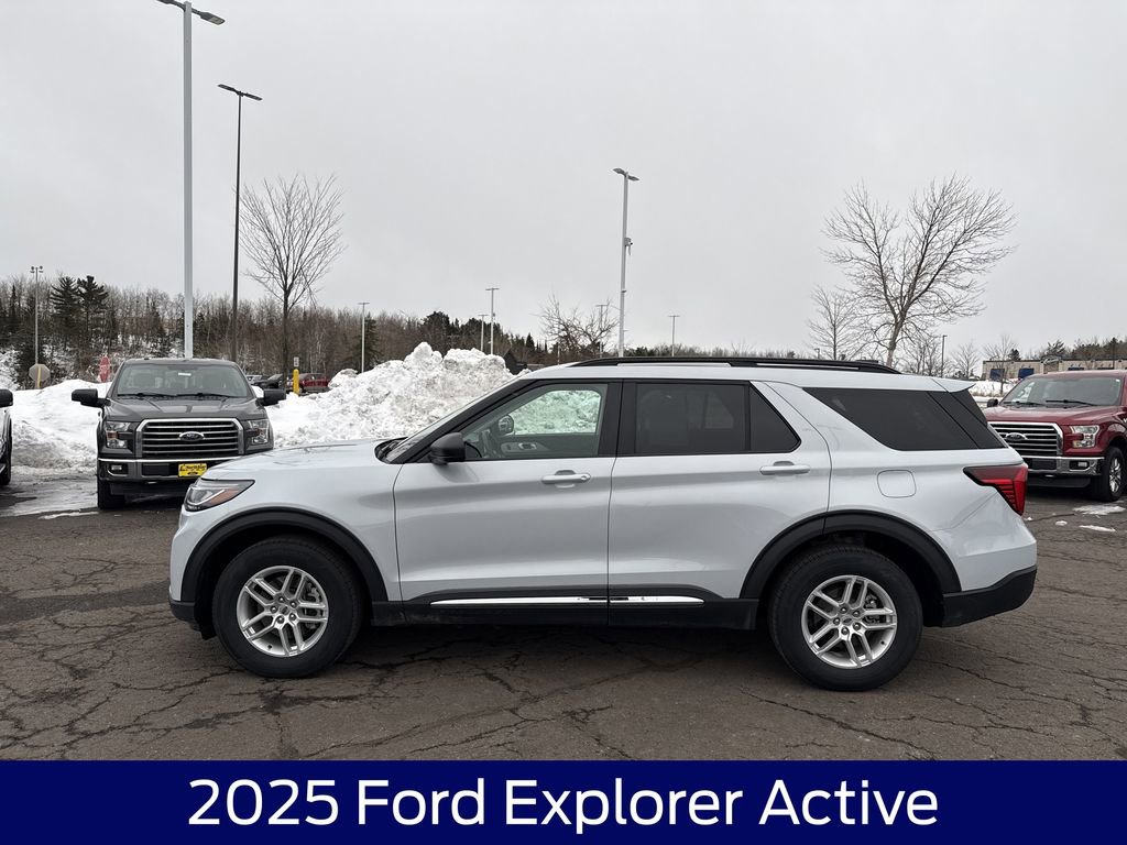 Used 2025 Ford Explorer Active image 10
