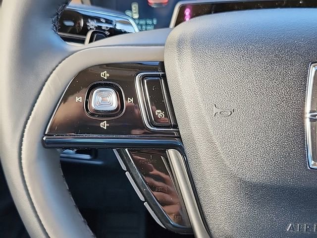 New 2025 Lincoln Corsair Reserve w/ Equipment Group 202A image 17