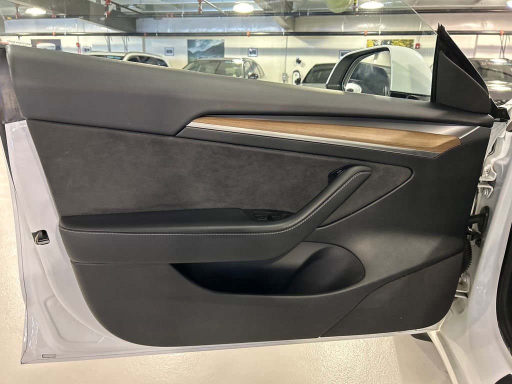 Used 2023 Tesla Model 3 Performance image 9
