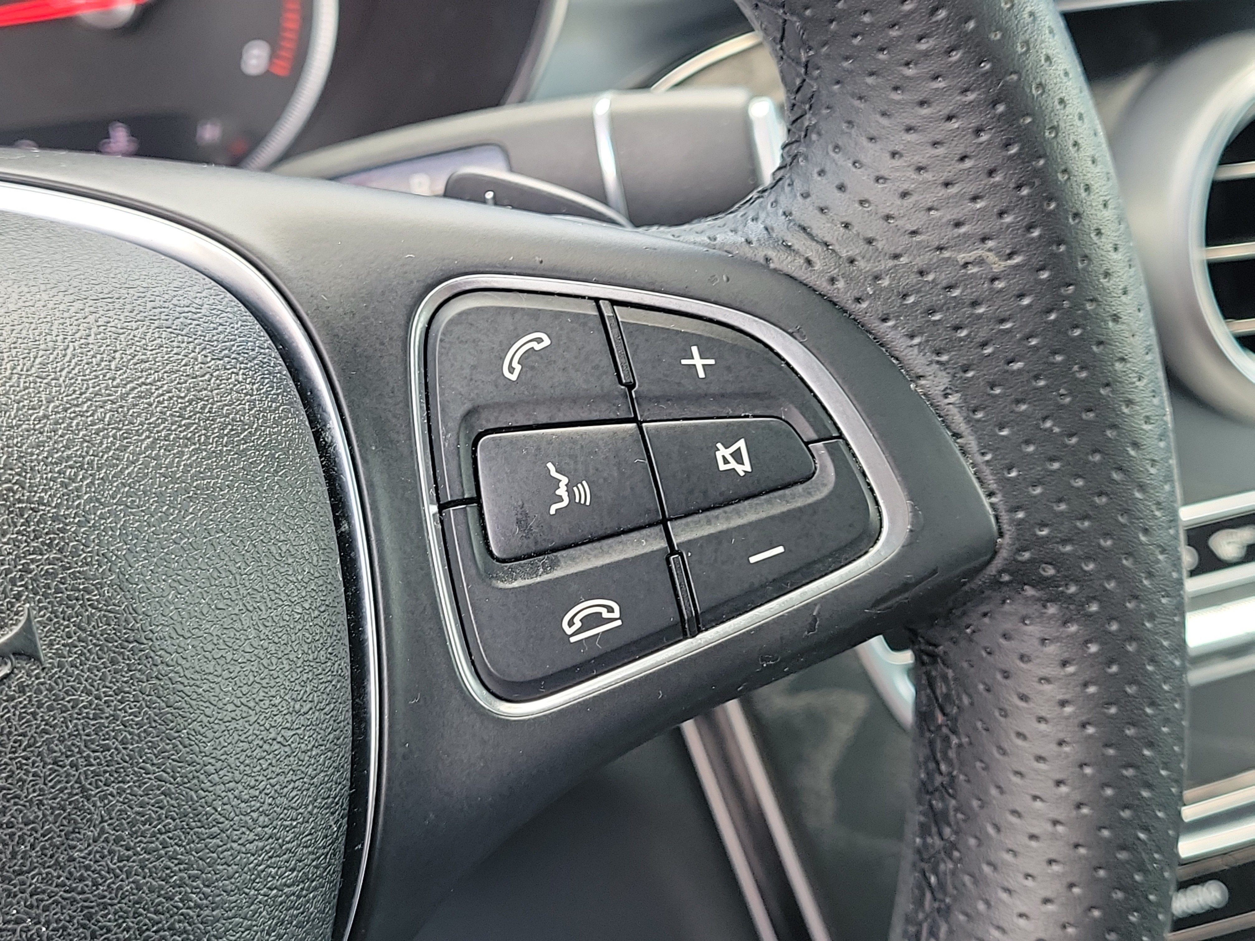 Used 2018 Mercedes-Benz GLC 300 image 30