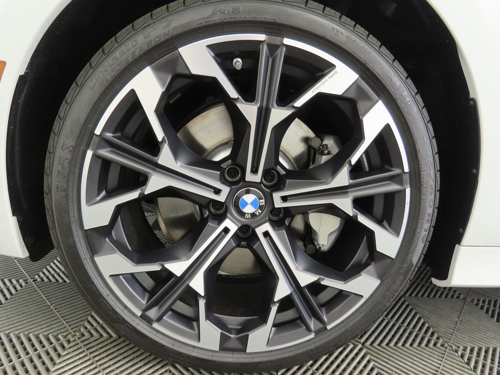 Certified 2025 BMW 330i Sedan w/ Convenience Package image 31