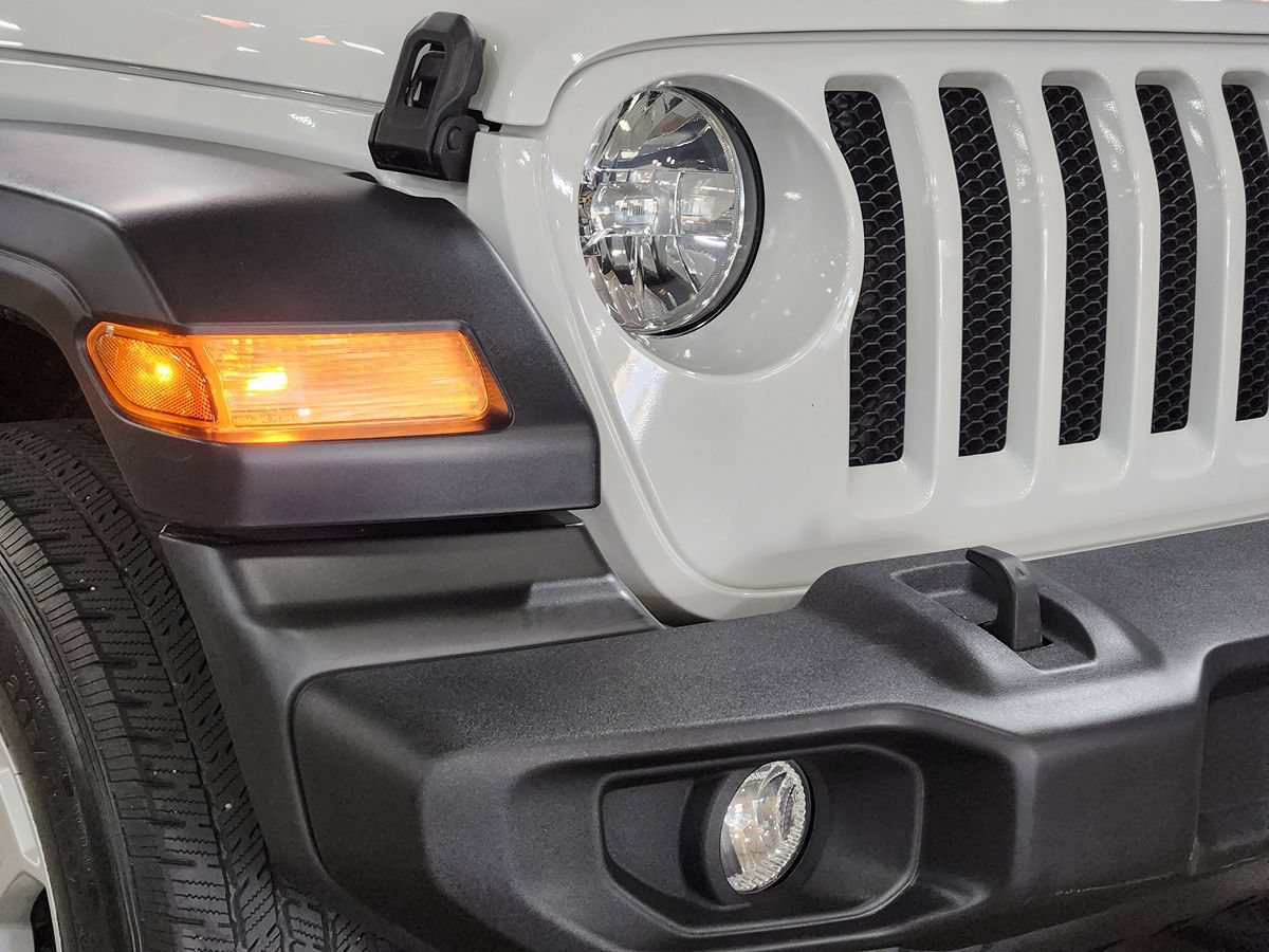 Used 2023 Jeep Wrangler Sport AWD/4WD image 13