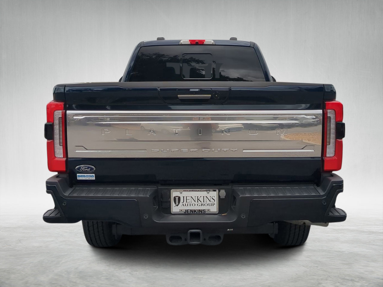 Used 2024 Ford F250 Platinum image 4