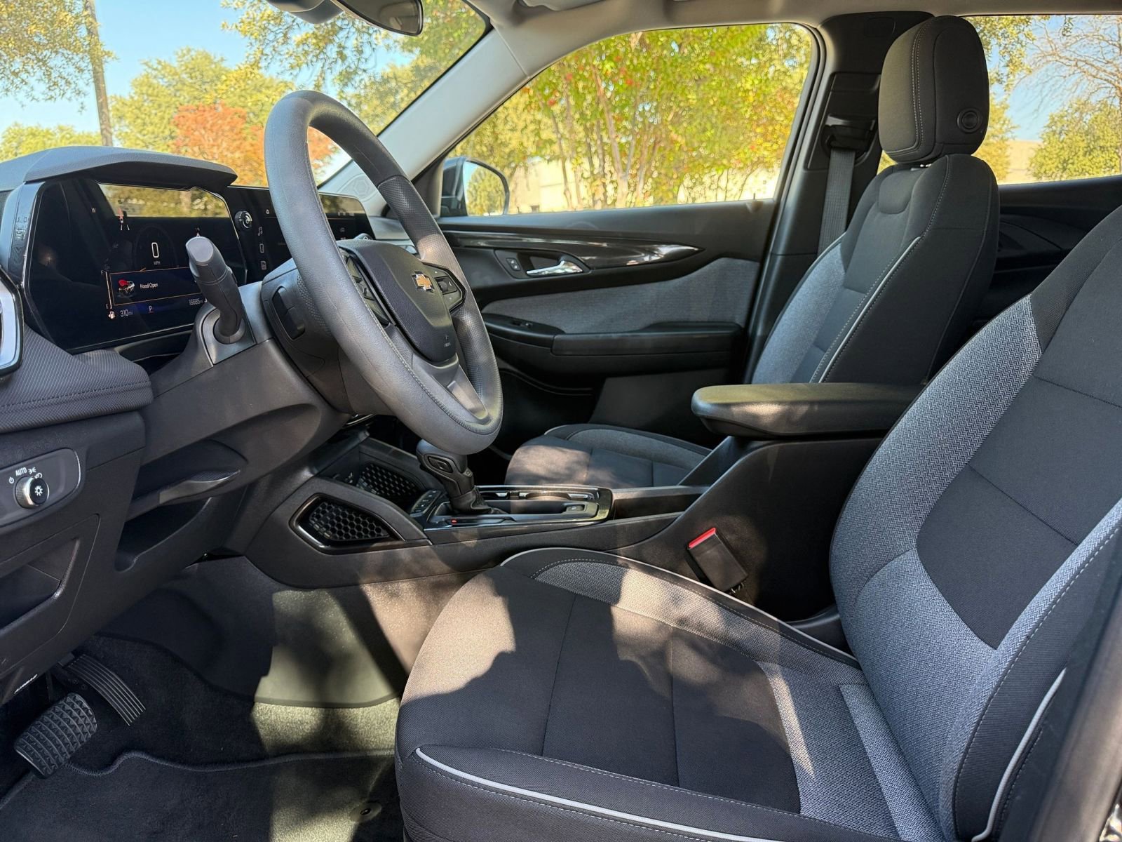 Used 2025 Chevrolet TrailBlazer LT image 27