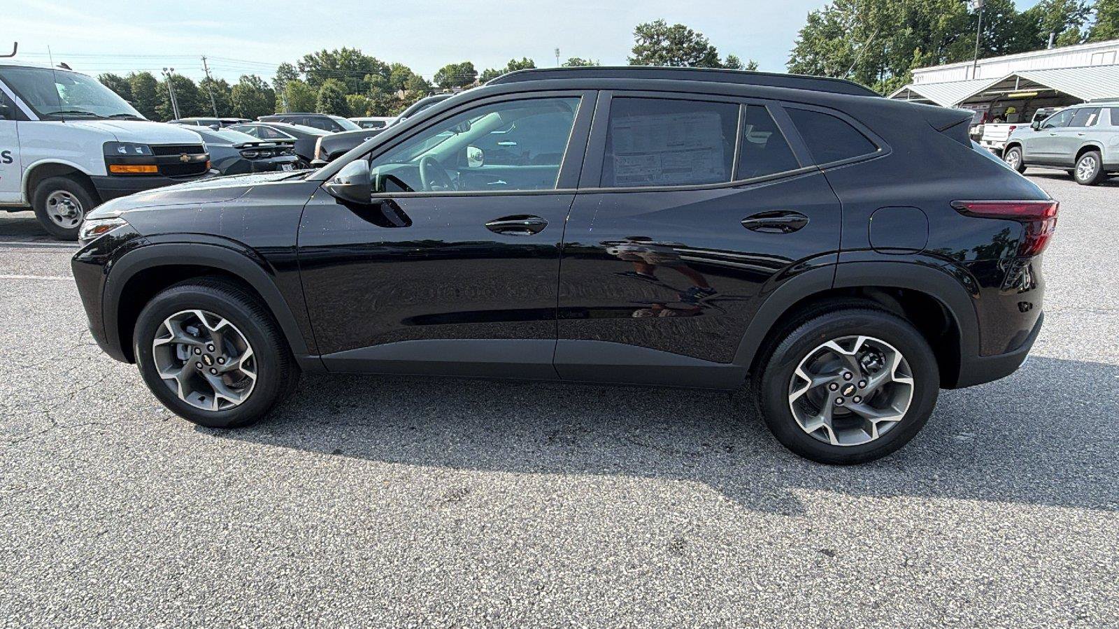 New 2026 Chevrolet Trax LT w/ Driver Confidence Package FWD image 11