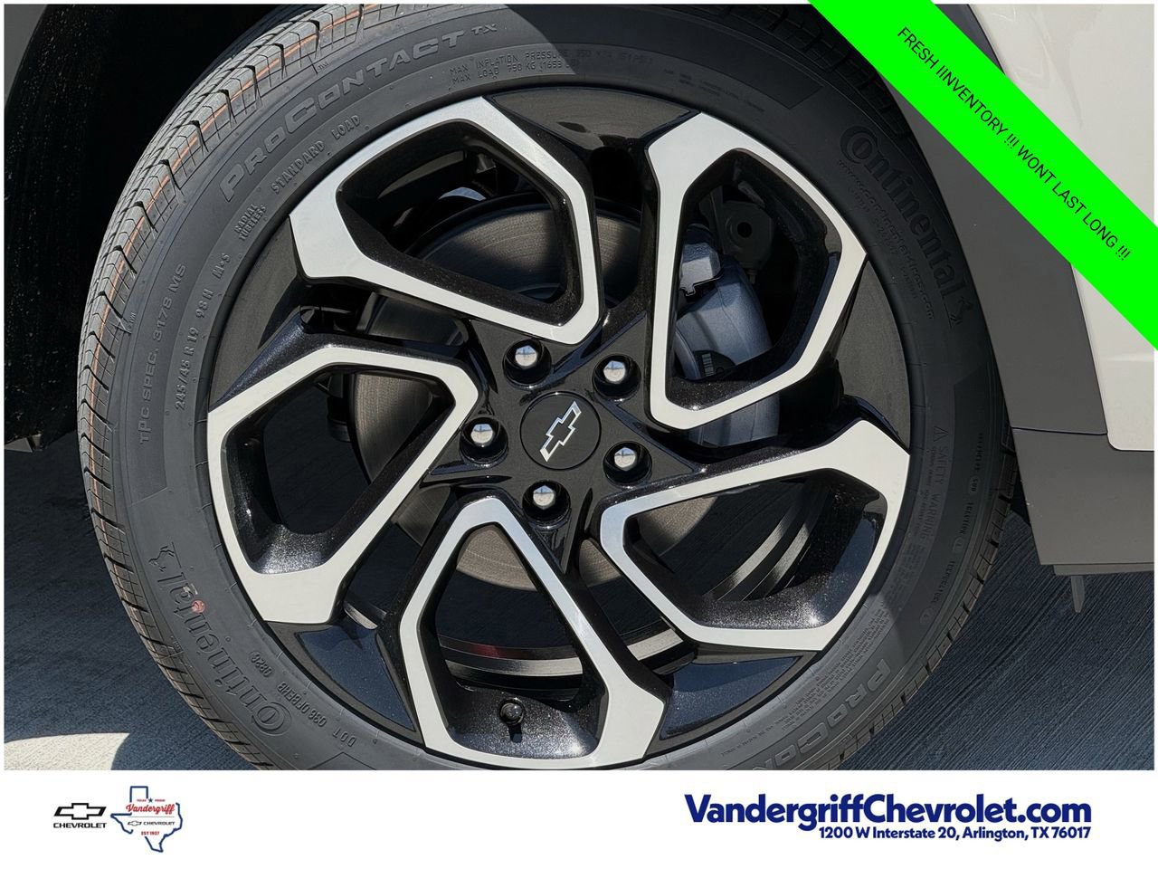 New 2026 Chevrolet Trax RS w/ Sunroof Package FWD image 9