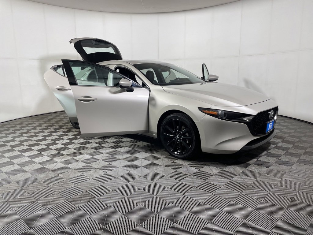 Used 2025 MAZDA MAZDA3 2.5 S Hatchback w/ Premium Pkg image 9