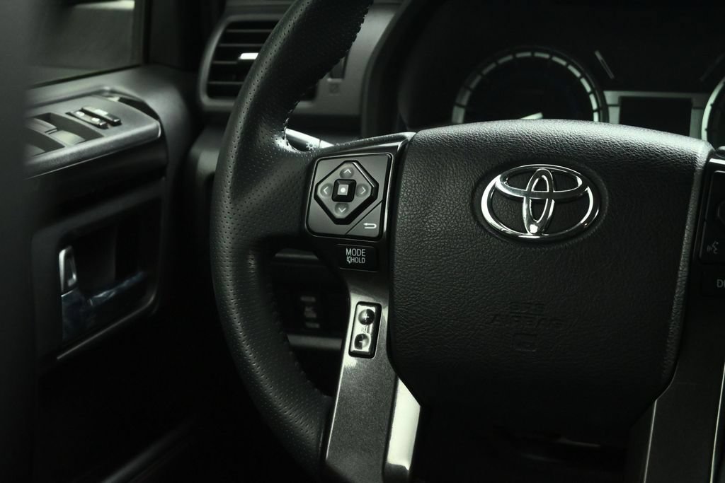 Used 2018 Toyota 4Runner TRD Off-Road Premium AWD/4WD image 42