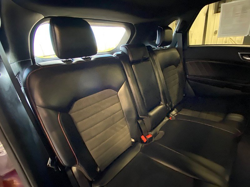Used 2022 Ford Edge ST-Line w/ Class II Trailer Tow Package AWD/4WD image 37