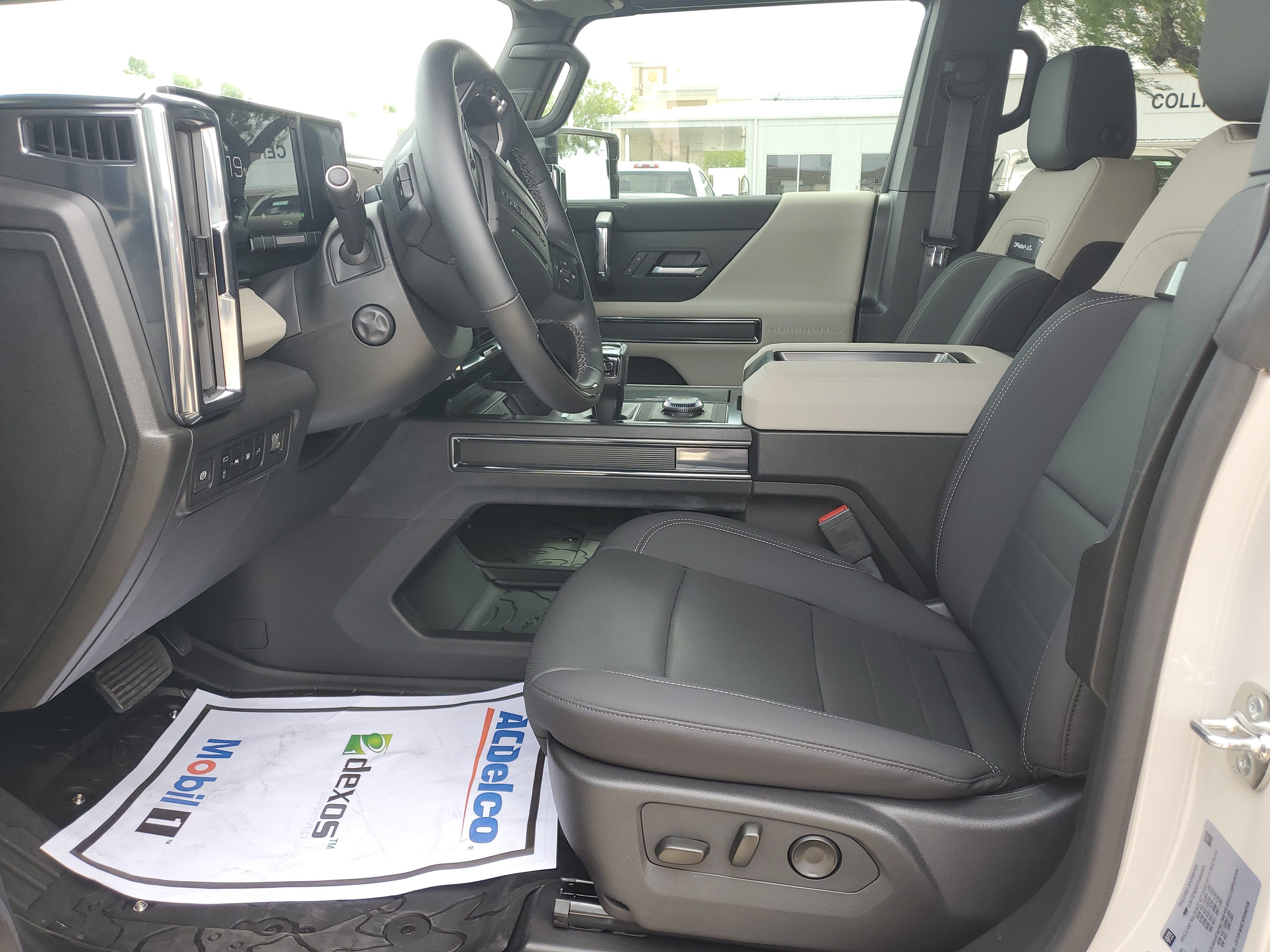 New 2026 GMC Hummer EV SUV w/ LPO, Roof Cross Rail Package AWD/4WD image 19