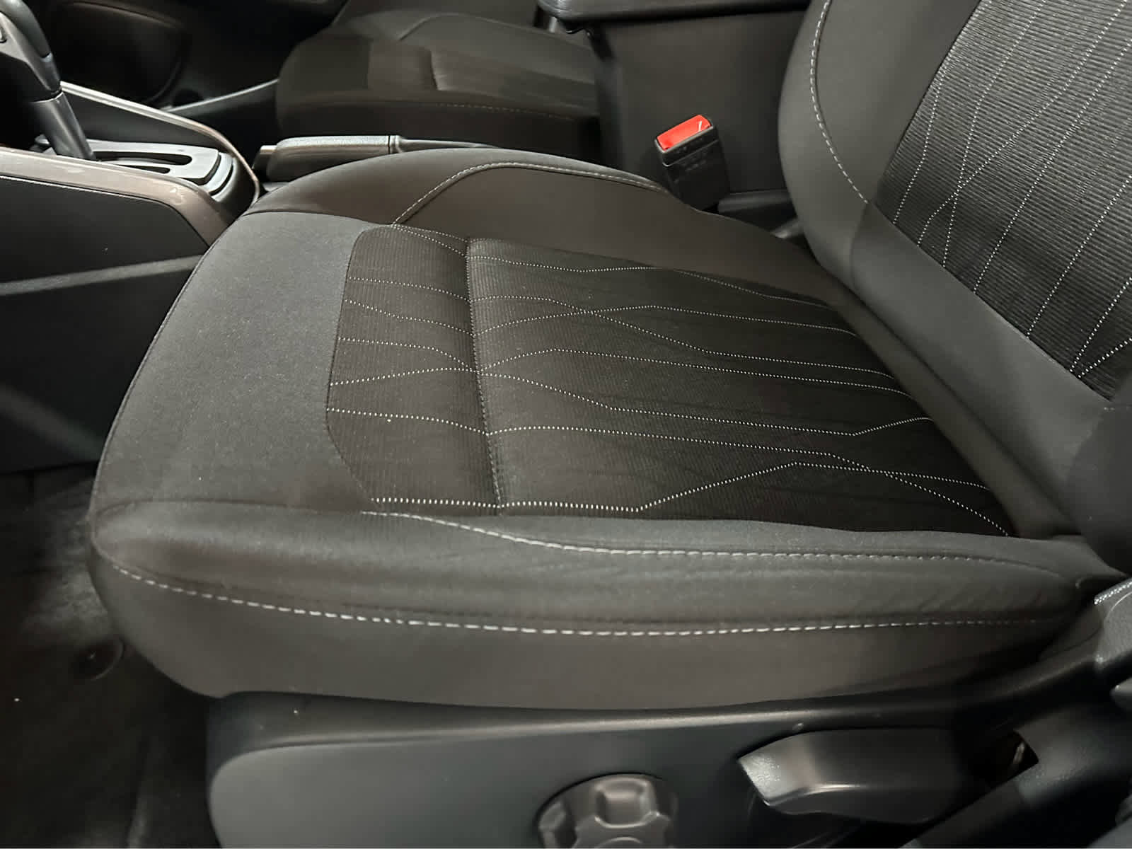 Used 2022 Ford EcoSport SE w/ SE Convenience Package image 16