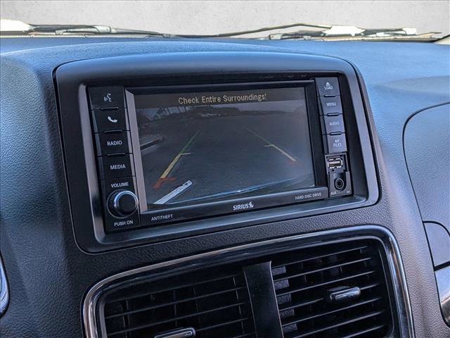 Used 2018 Dodge Grand Caravan SE w/ UConnect Hands-Free Group image 17