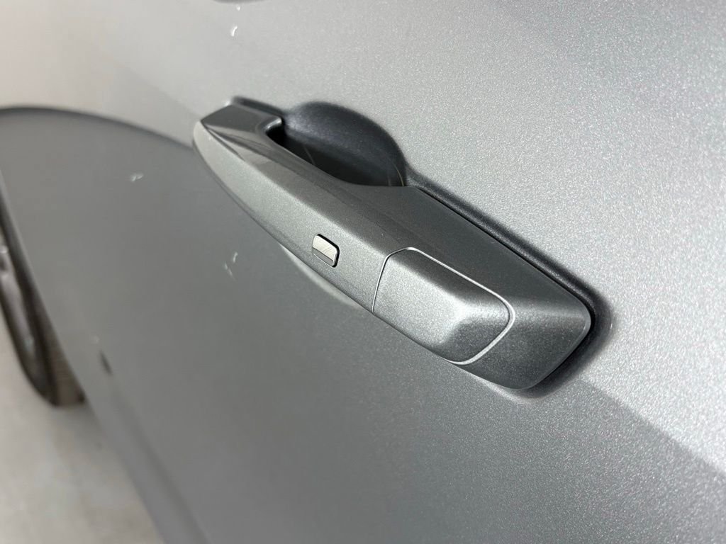 Used 2025 Buick Enclave Preferred FWD image 12