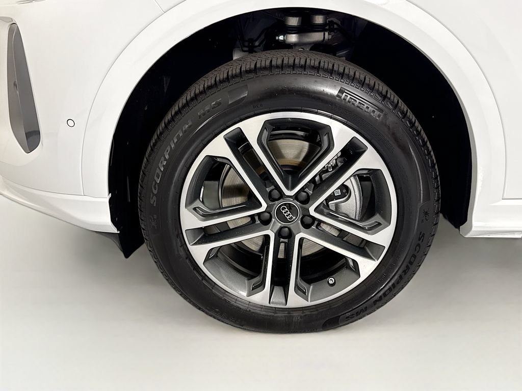 Used 2026 Audi Q5 Premium AWD/4WD image 32