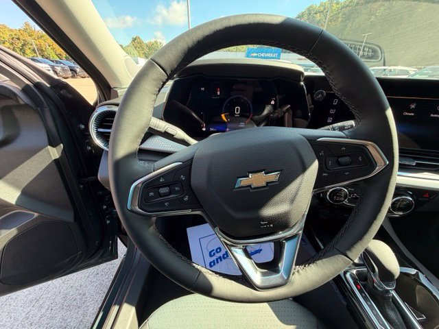New 2026 Chevrolet Trax LT w/ LT Convenience Package FWD image 12