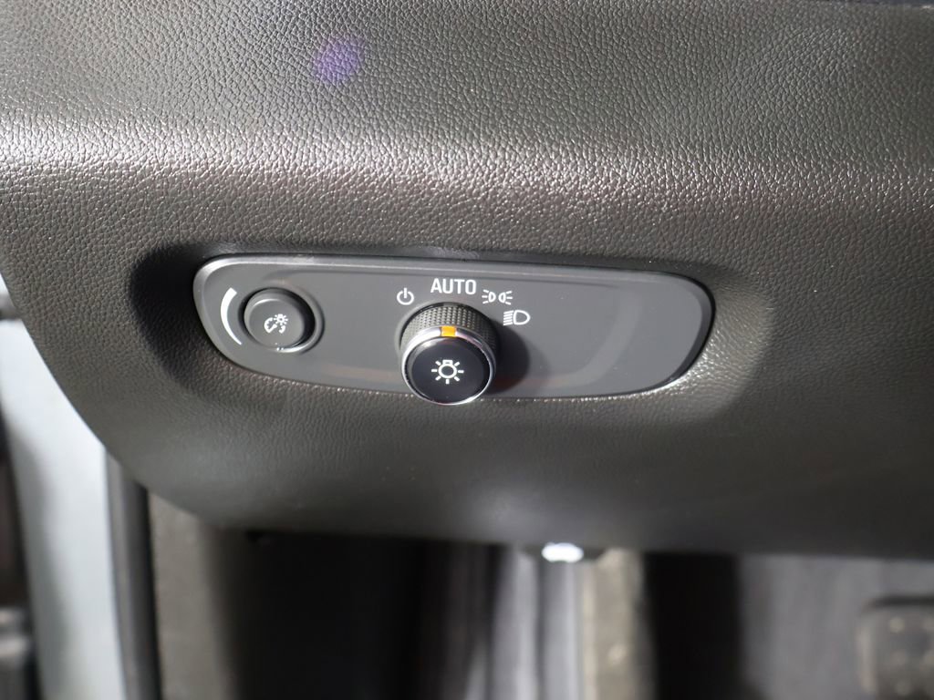 Used 2023 Chevrolet Traverse Premier AWD/4WD image 43