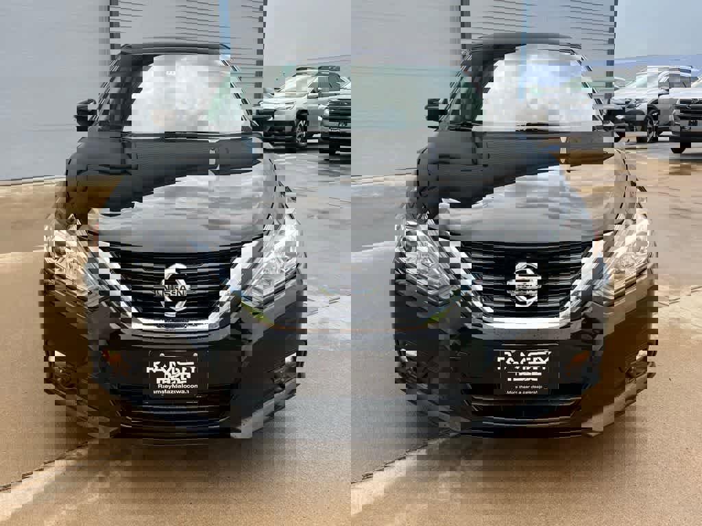 Used 2016 Nissan Altima 2.5 SL w/ Moonroof Package image 9