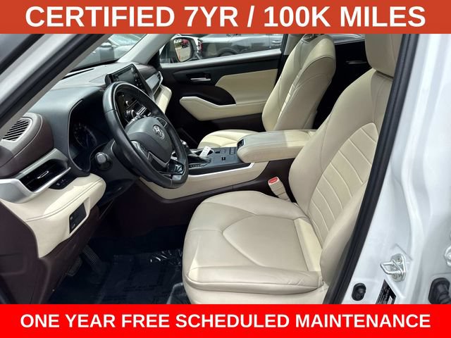Used 2021 Toyota Highlander XLE AWD/4WD image 14