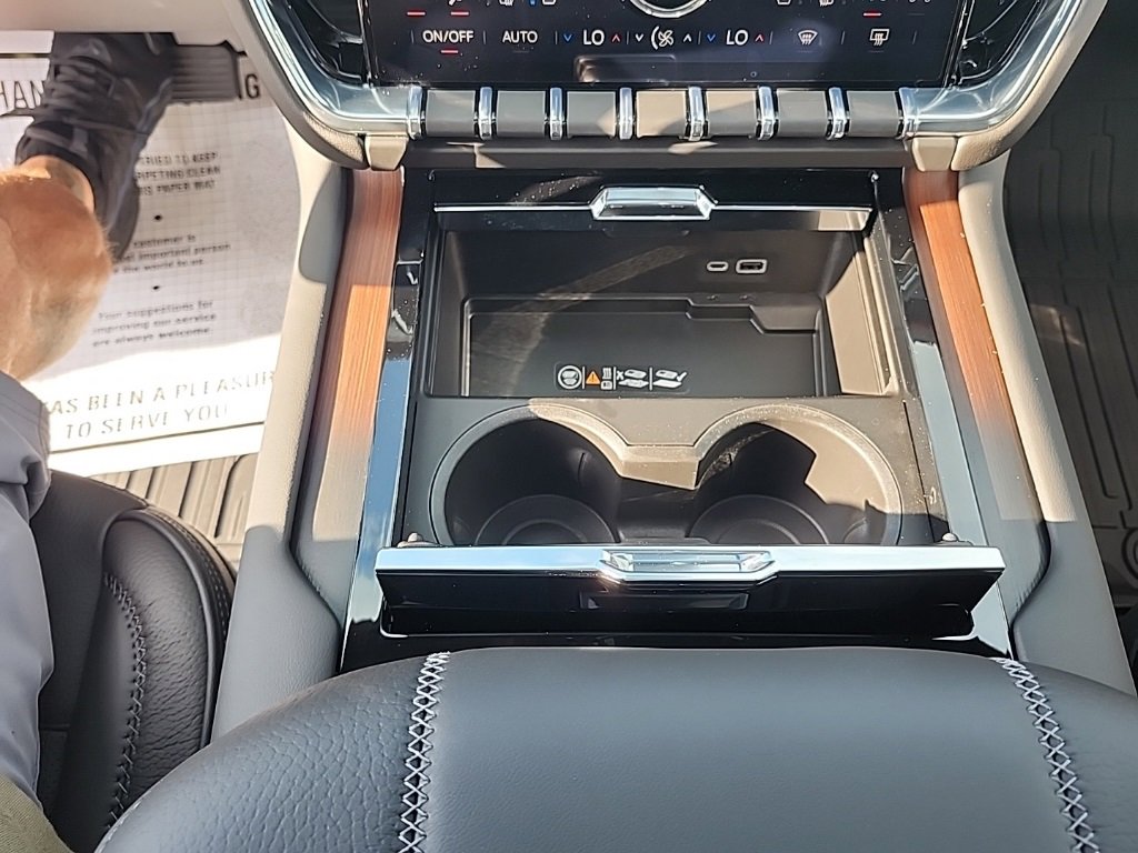 New 2026 GMC Yukon Denali image 32