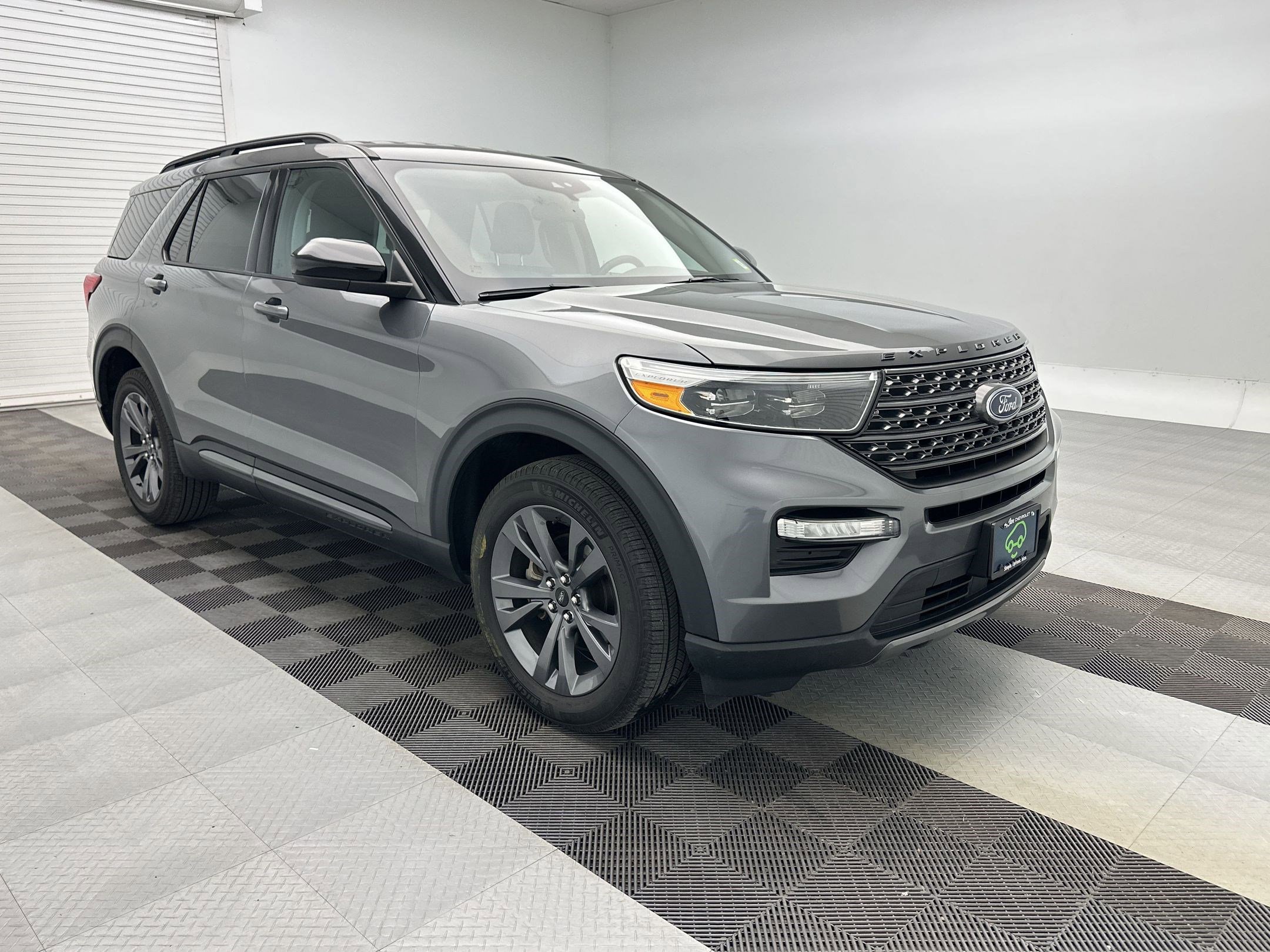 Used 2023 Ford Explorer XLT w/ Equipment Group 202A image 7