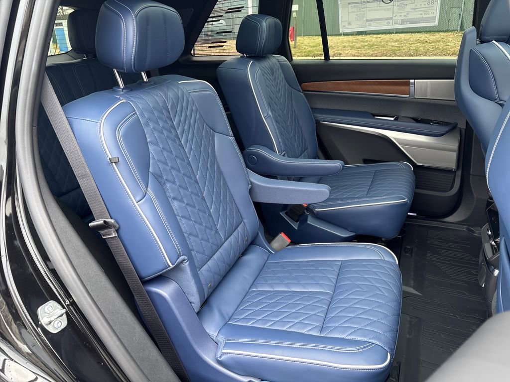 New 2026 Cadillac Vistiq Premium Luxury w/ LPO, Floor Liner Package image 52