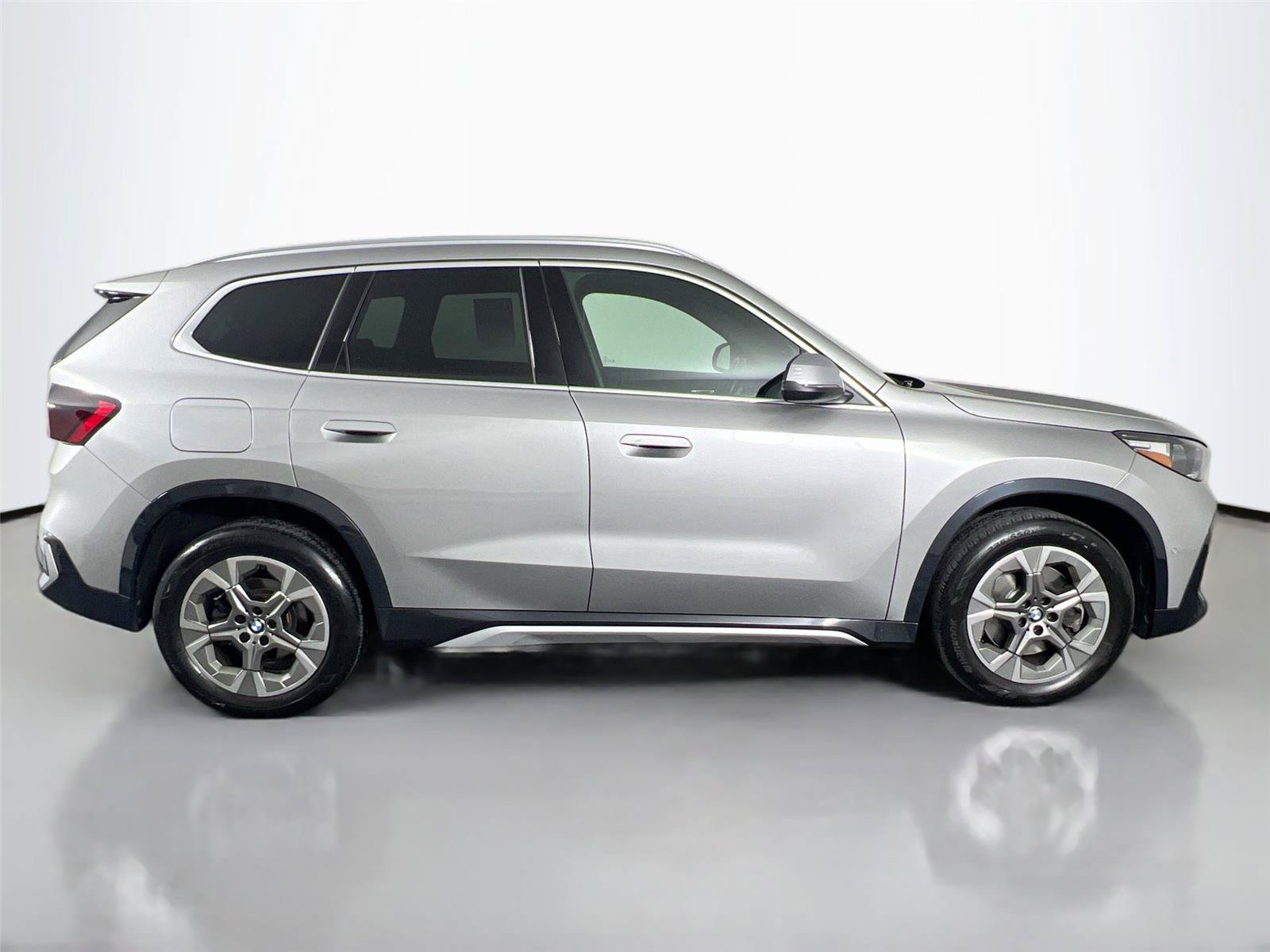 Certified 2023 BMW X1 xDrive28i w/ Convenience Package AWD/4WD image 7
