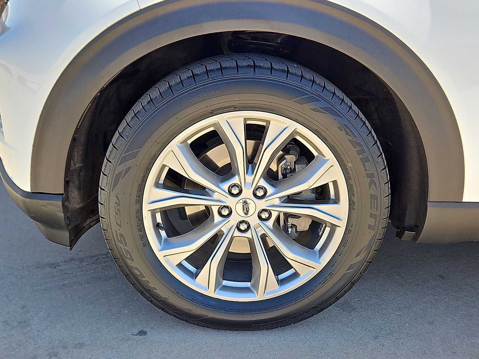 Used 2021 Ford Explorer Limited image 5