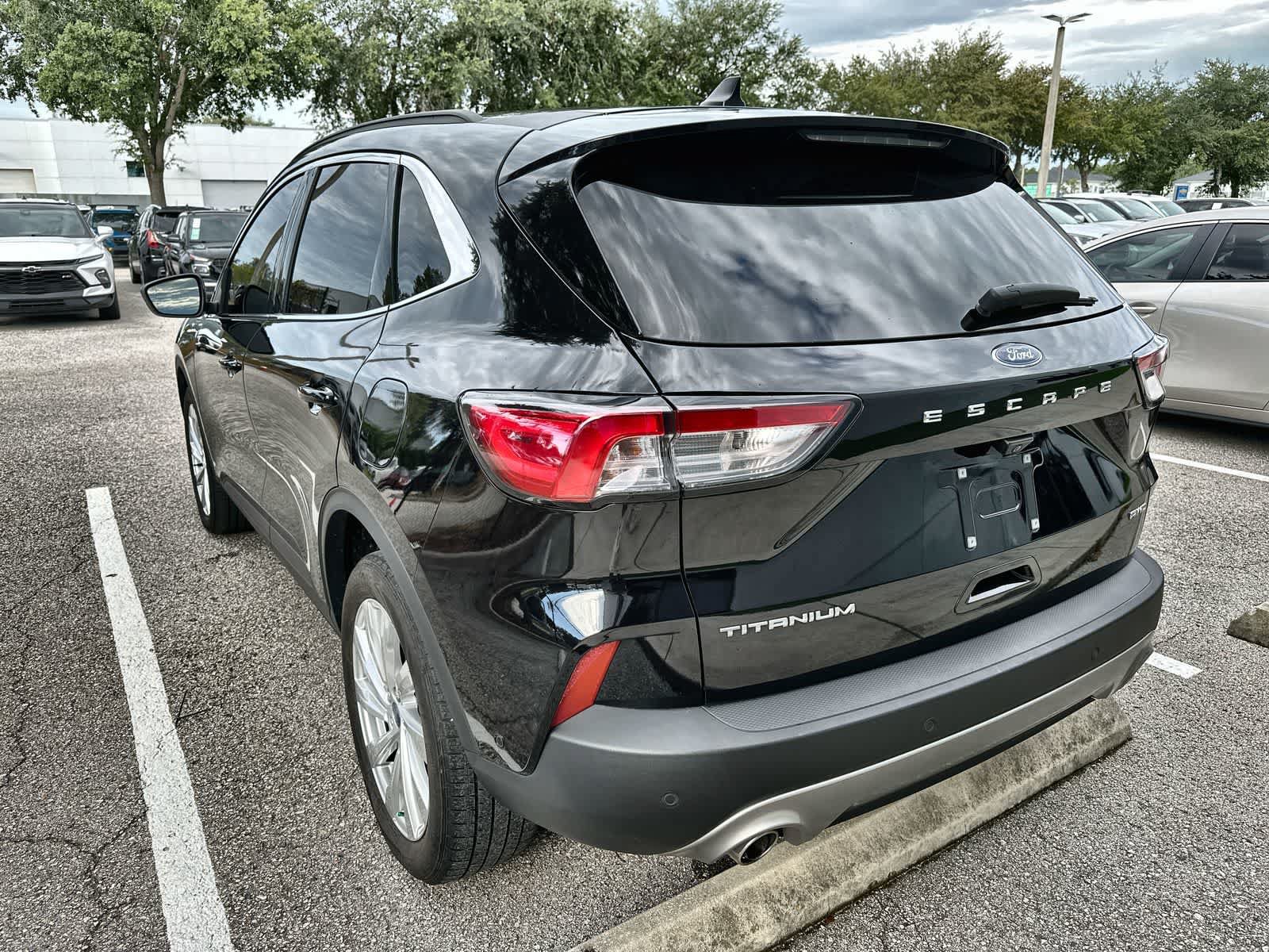 Used 2022 Ford Escape Titanium w/ Titanium Elite Package AWD/4WD image 6