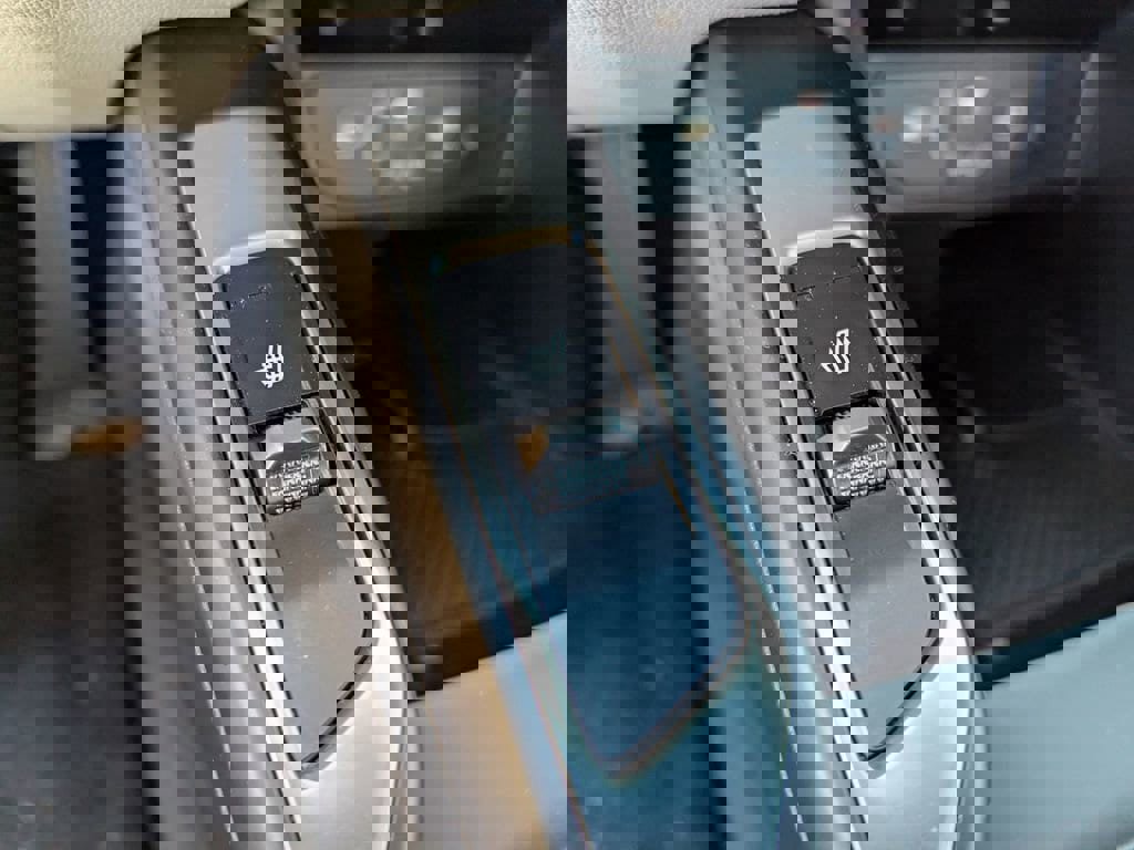 Certified 2025 Kia Sorento S image 22