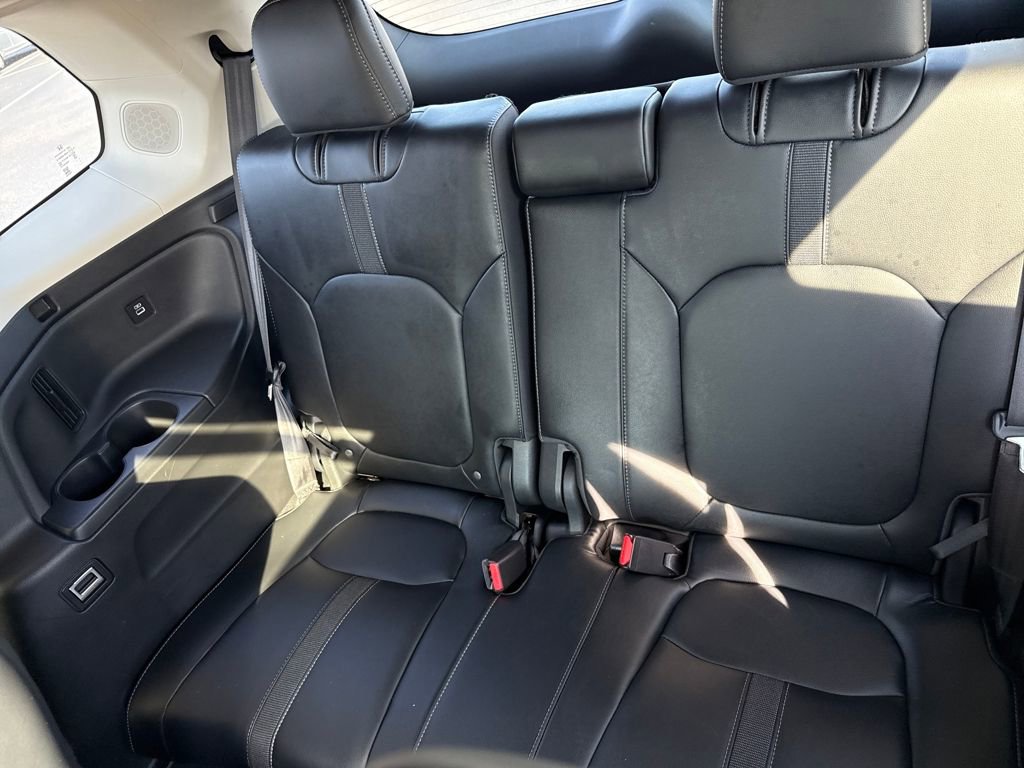 Used 2023 Honda Pilot Touring image 32