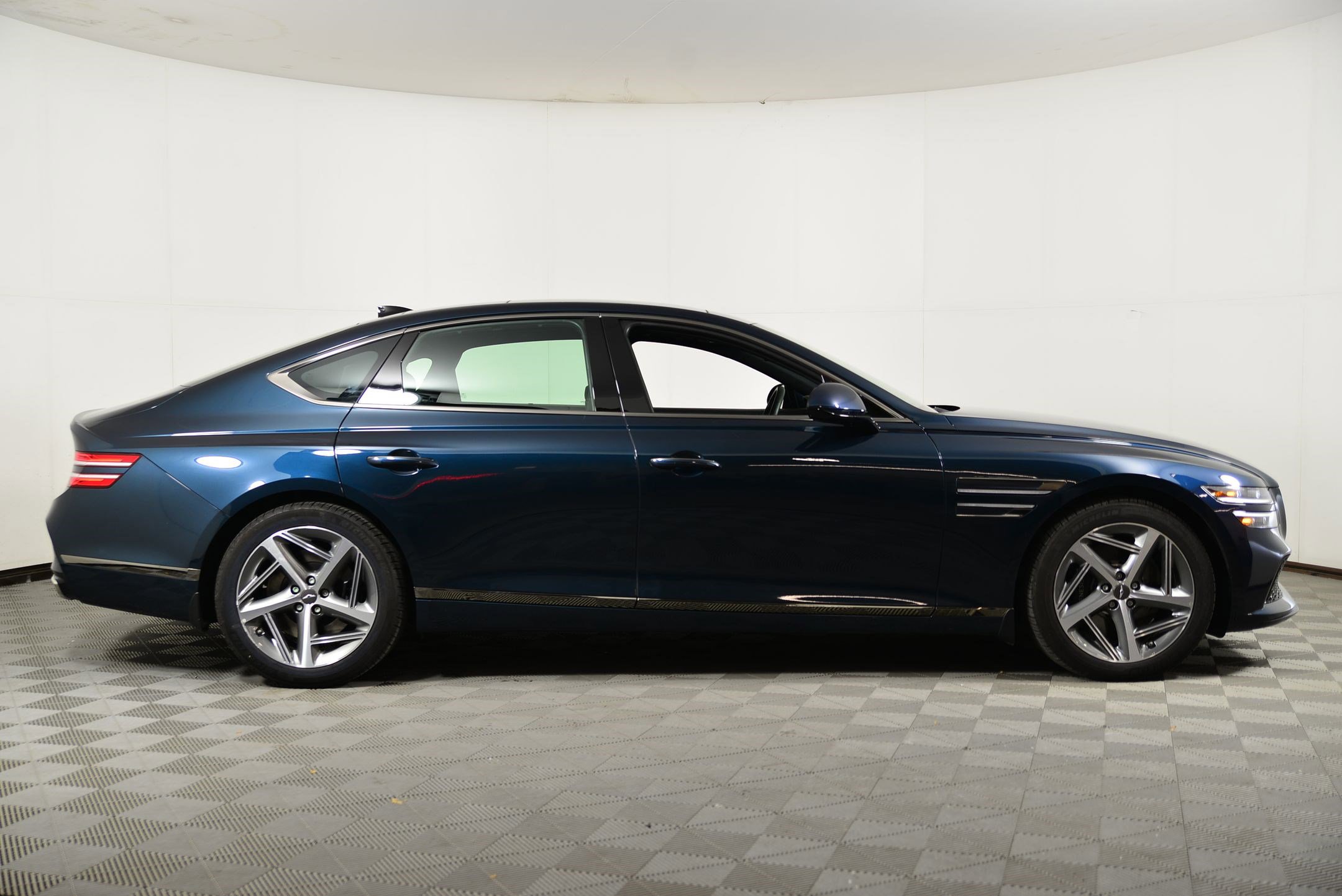 Used 2023 Genesis G80 3.5T Sport image 7