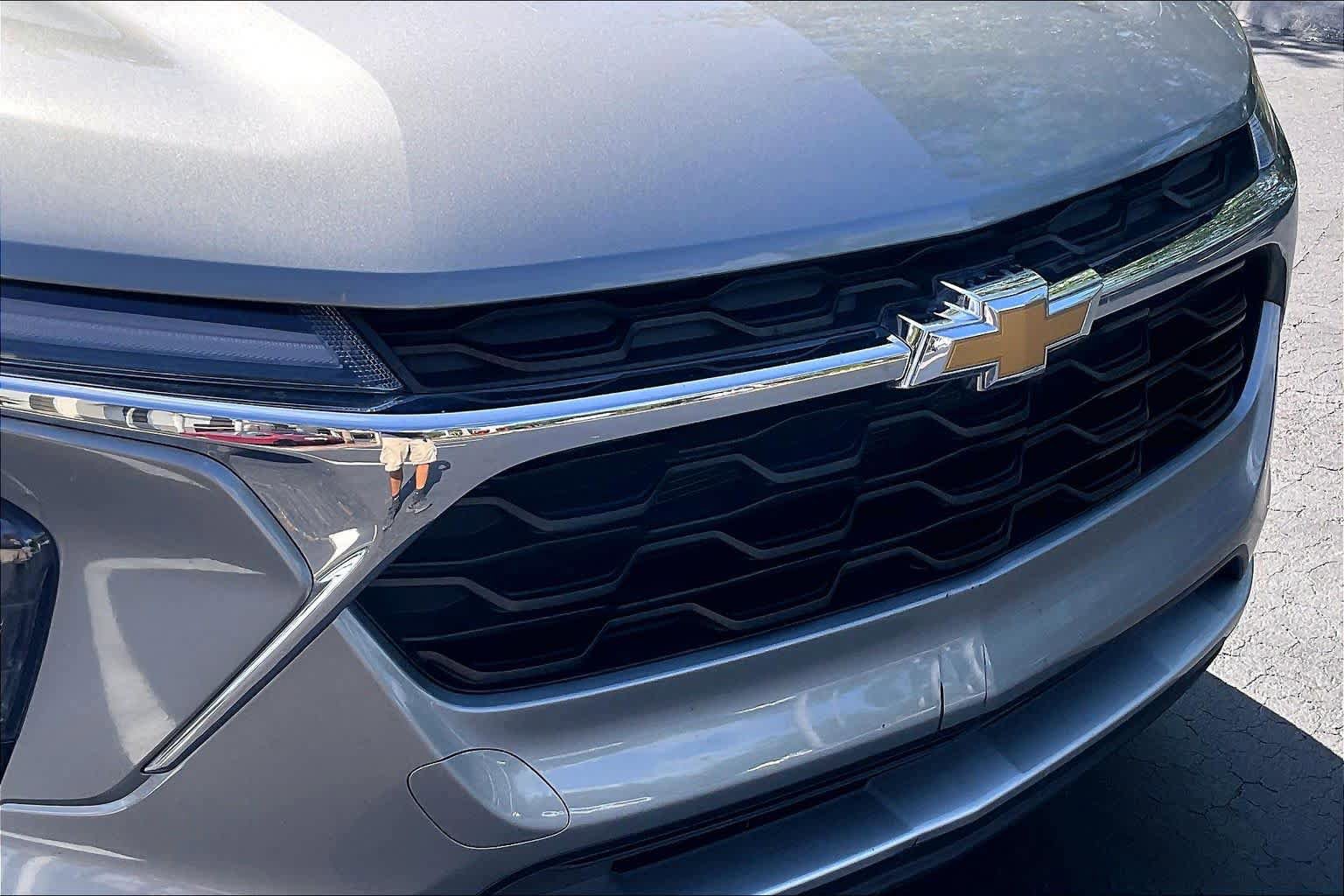 Certified 2024 Chevrolet Trax LT w/ Driver Confidence Package FWD image 31