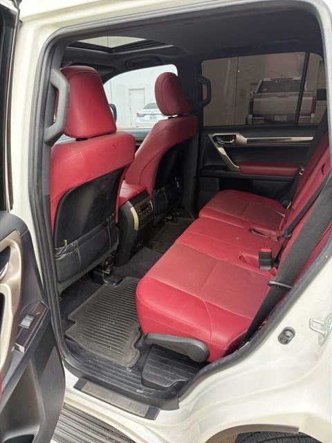 Used 2020 Lexus GX 460 Premium w/ Premium Package image 3