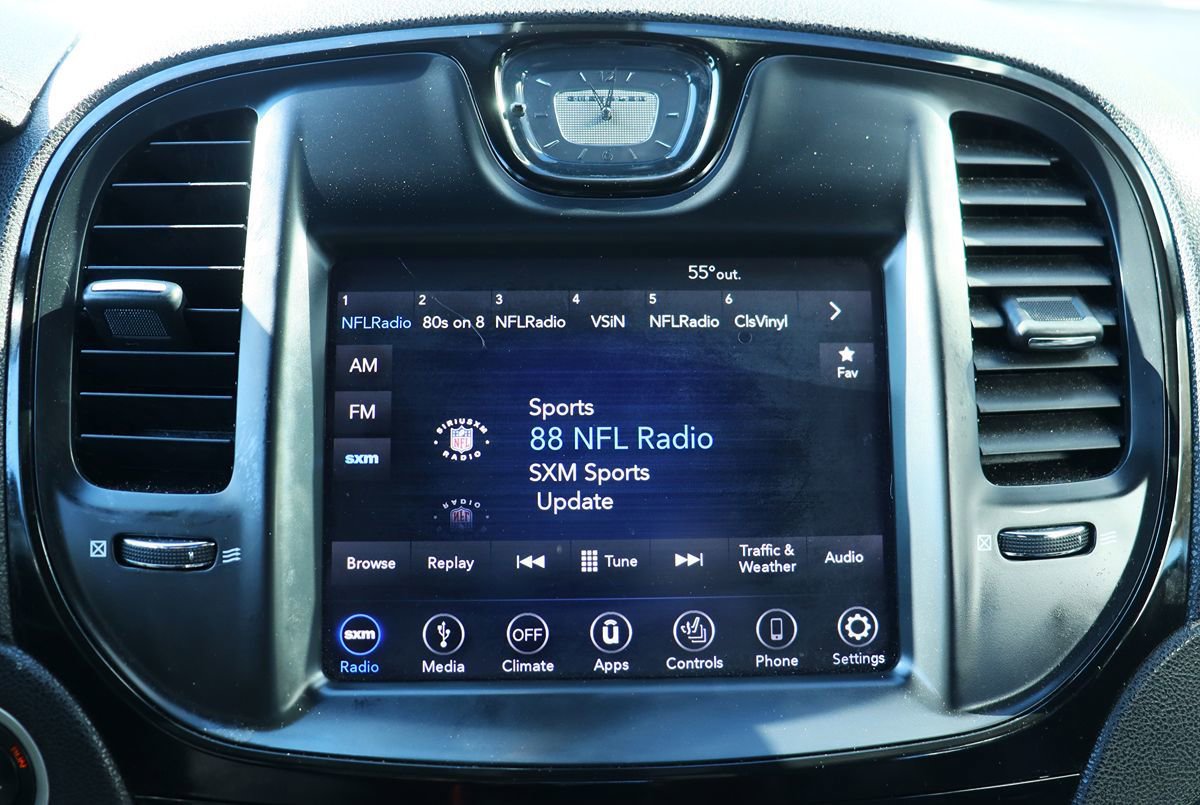 Used 2018 Chrysler 300 S image 46
