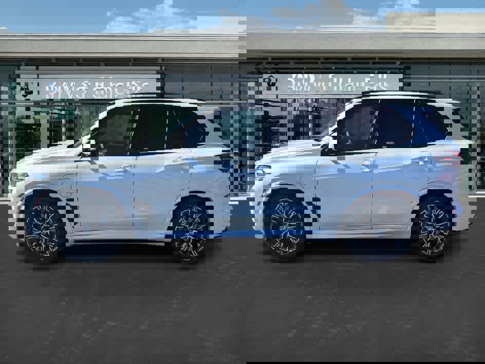 Used 2026 BMW X5 xDrive50e w/ M Sport Package image 6