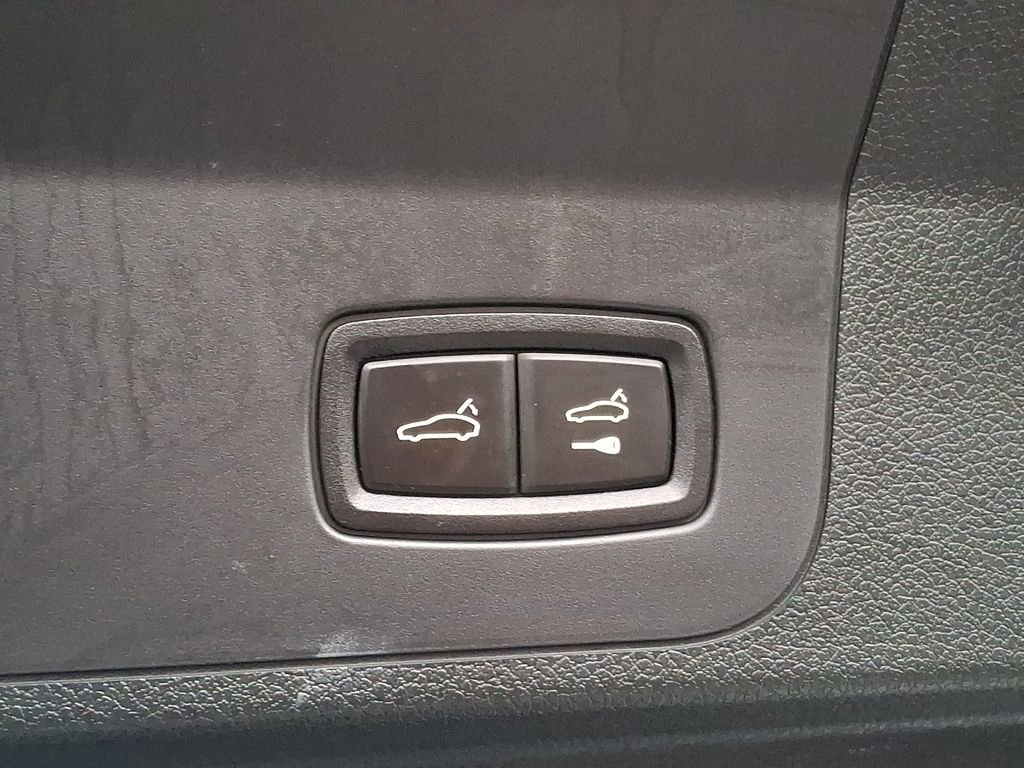 Used 2023 Porsche Panamera 4 w/ Premium Package image 28