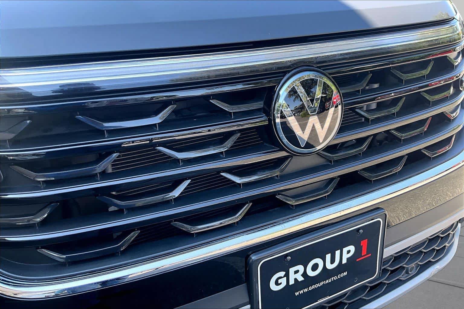 Used 2024 Volkswagen Atlas Cross Sport SE FWD image 32