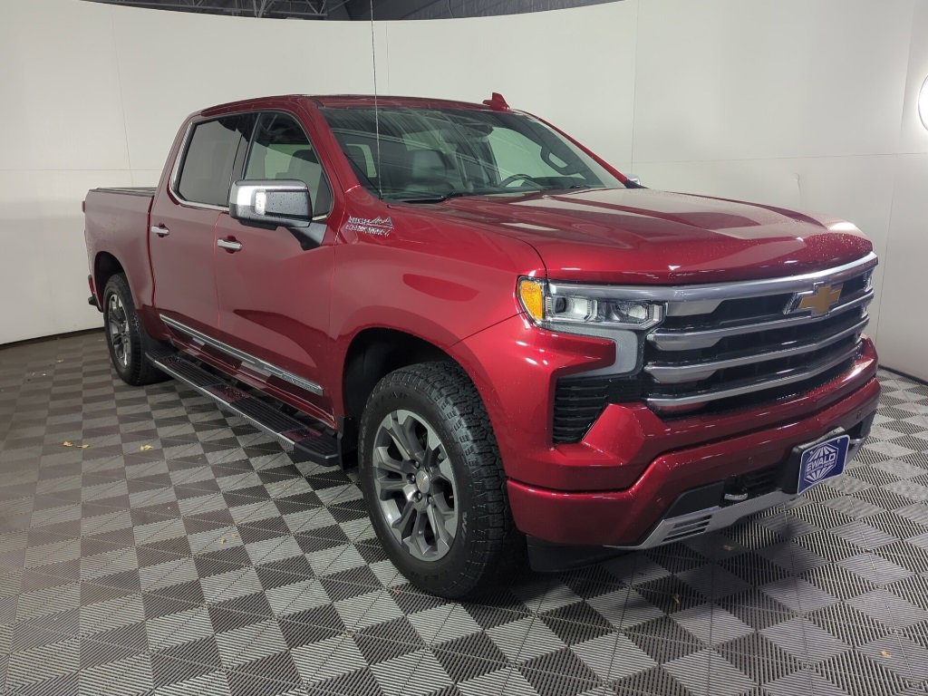 Used 2024 Chevrolet Silverado 1500 High Country image 2