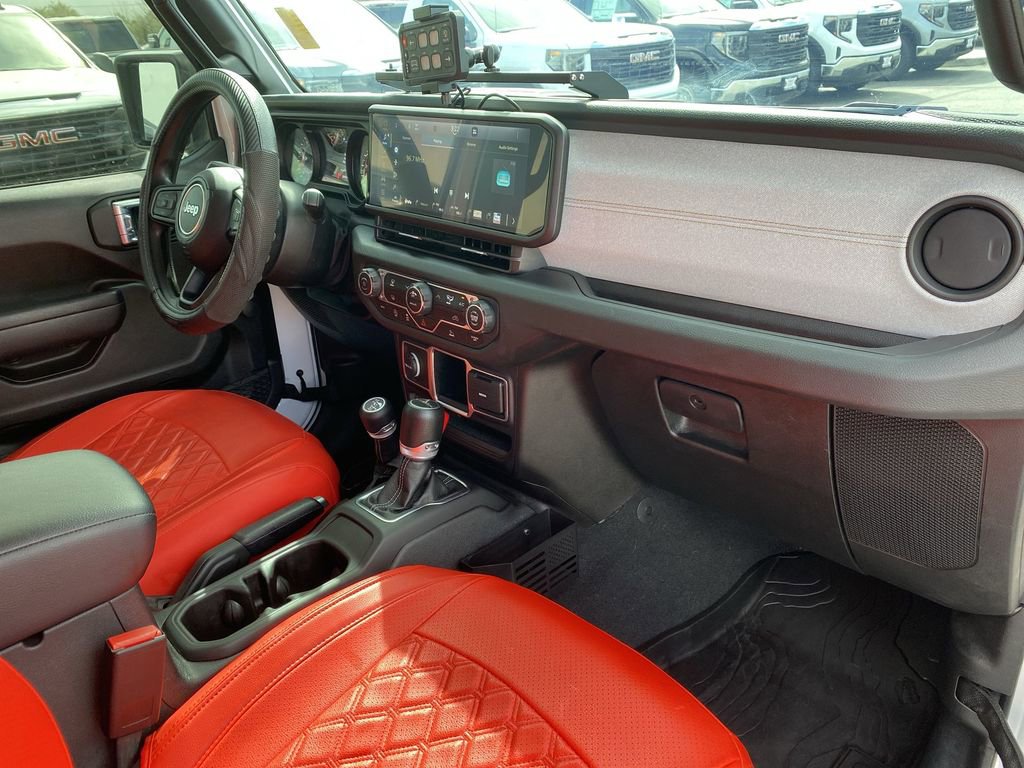 Used 2024 Jeep Gladiator Sport image 28