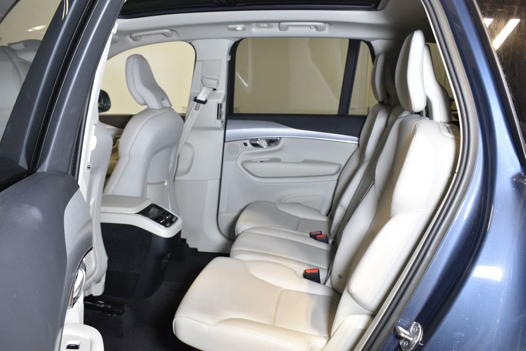 Used 2023 Volvo XC90 B5 Core image 25
